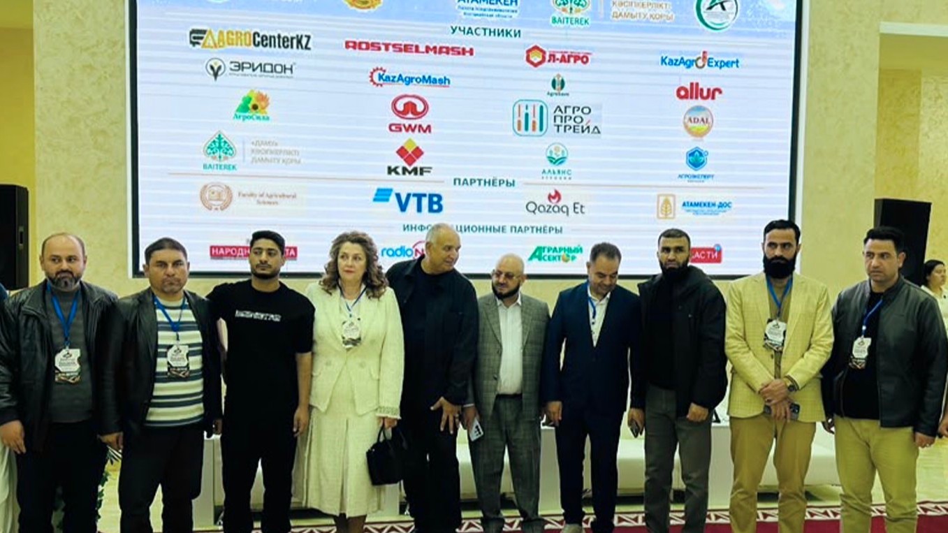 افغانستان و قزاقستان پنج قرارداد تجارتی به ارزش ۵۵ میلیون دالر امضا کردند